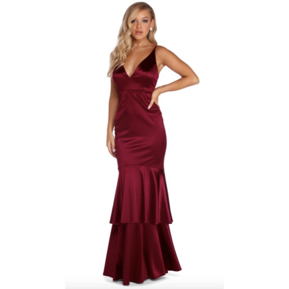BRAND NEW WITH TAGS NEVER WORN DRESS